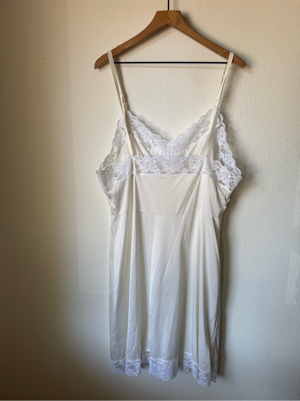 Vintage | Lace Trim Slip - Picture 3 of 6